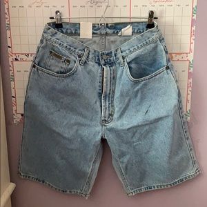 NEVER WORN CALVIN KLIEN MENS JEAN SHORT